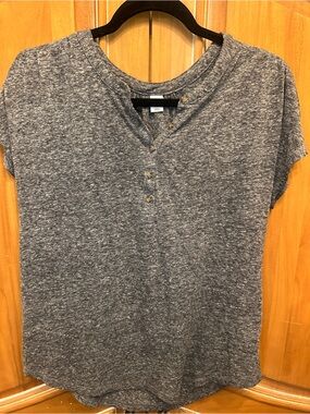 Old Navy Heathered Gray Short Sleeve Henley Tee